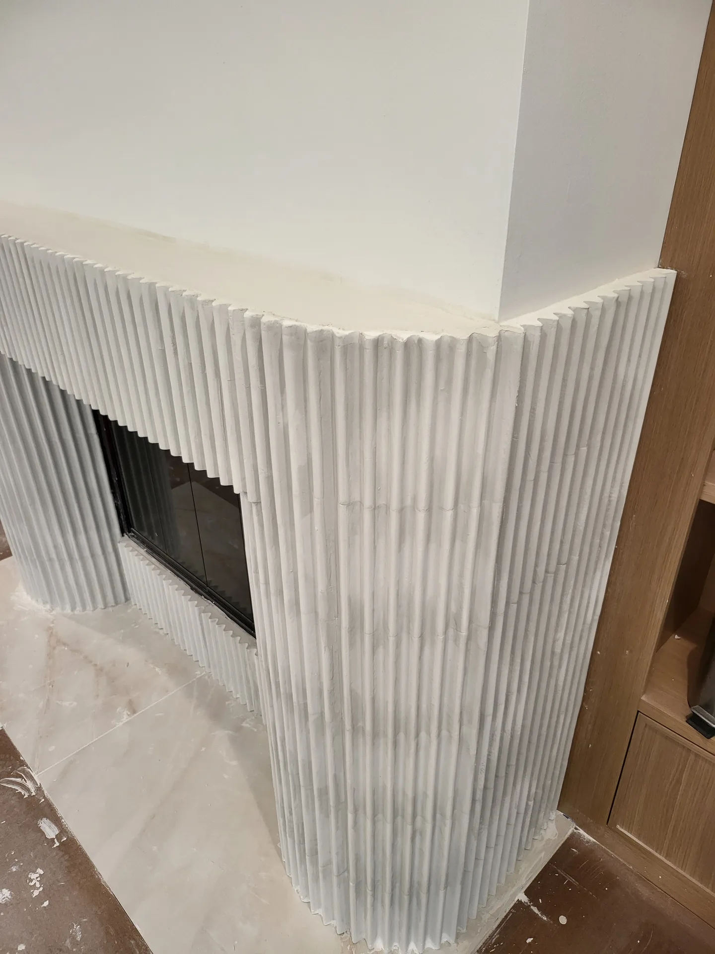Close detail of the fluted column profile